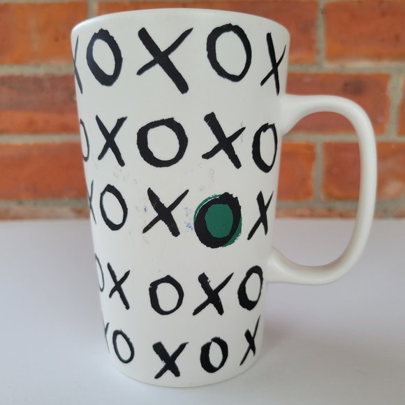 STARBUCKS 2015 Grande Size X's & O's Coffee Mug 16 oz.